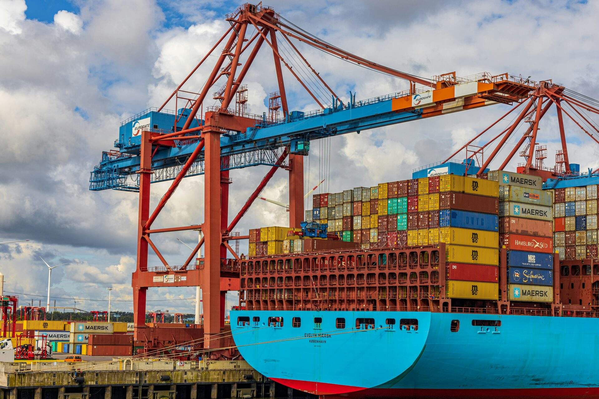 End-to-End Logistics<br>The Operational Power<br>that Moves Global Agribusiness